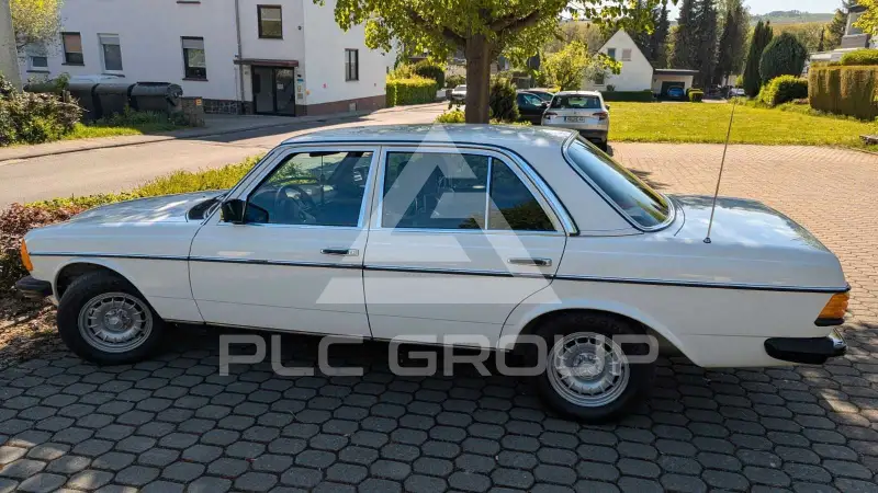 1978 Mercedes Benz 200