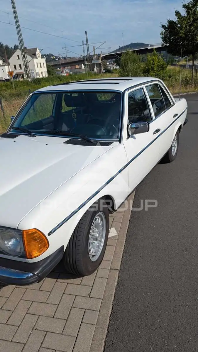 1978 Mercedes Benz 200