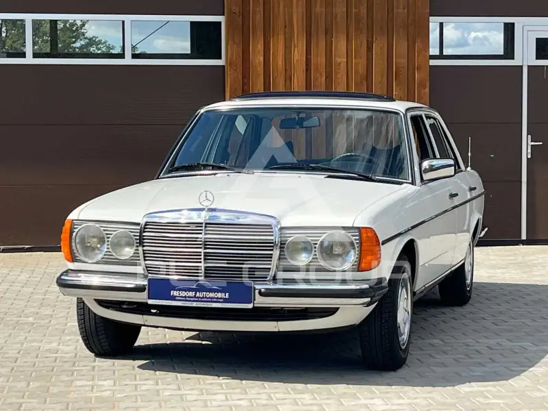 1979 Mercedes Benz 230