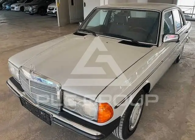 1979 Mercedes Benz 230