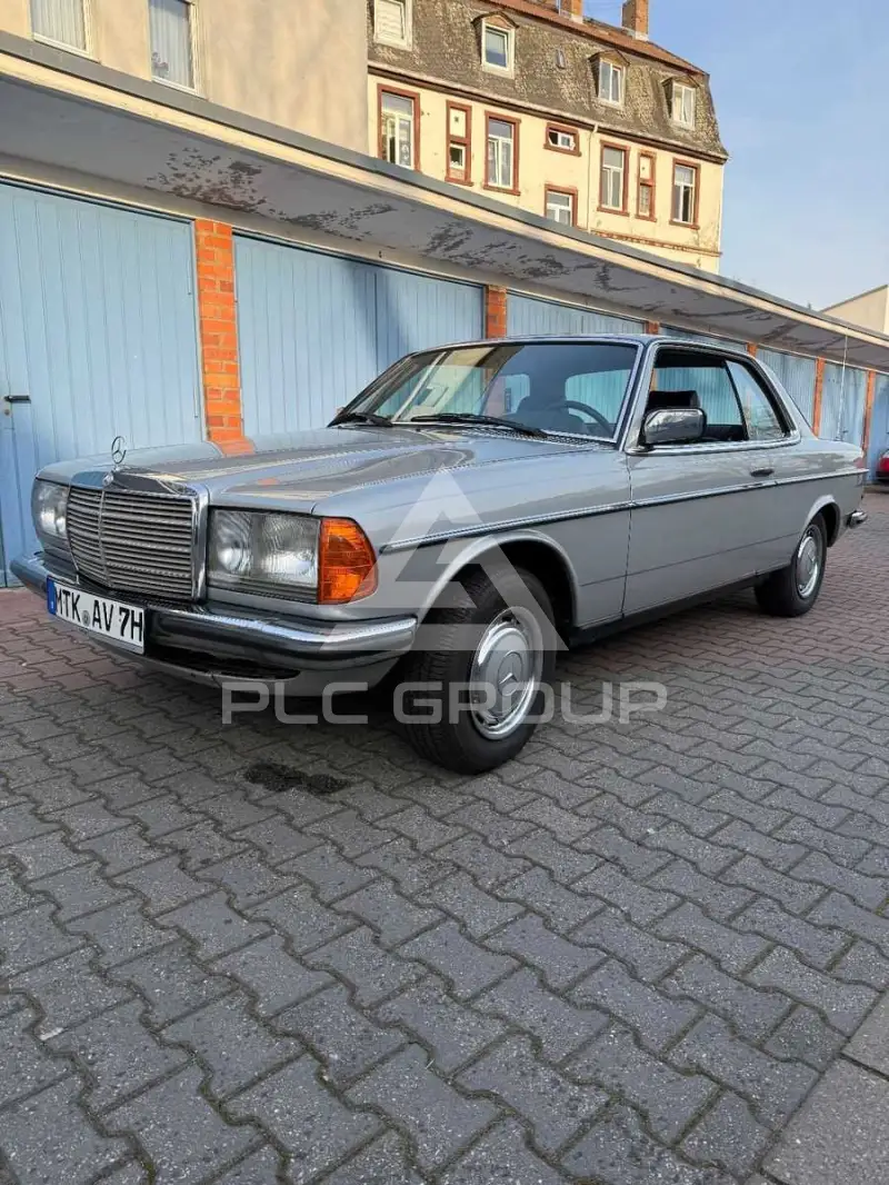 1980 Mercedes Benz 230