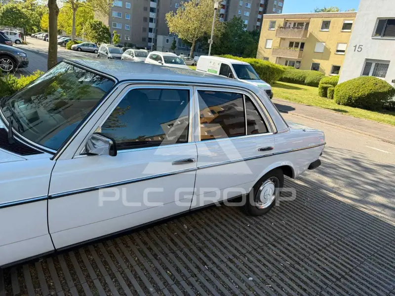 1981 Mercedes Benz 240