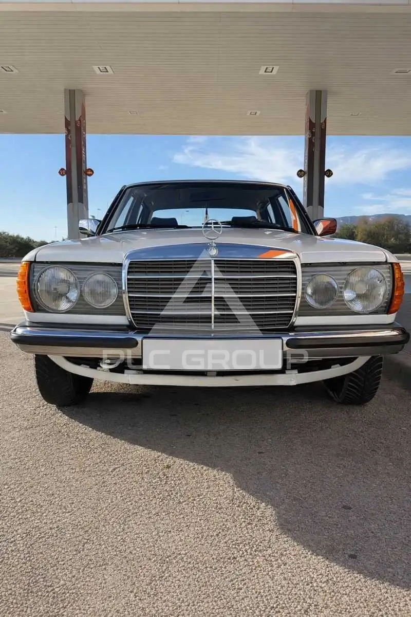1981 Mercedes Benz 240