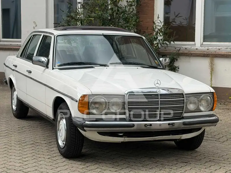 1981 Mercedes Benz 200