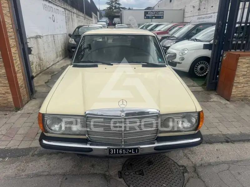 1981 Mercedes Benz 200