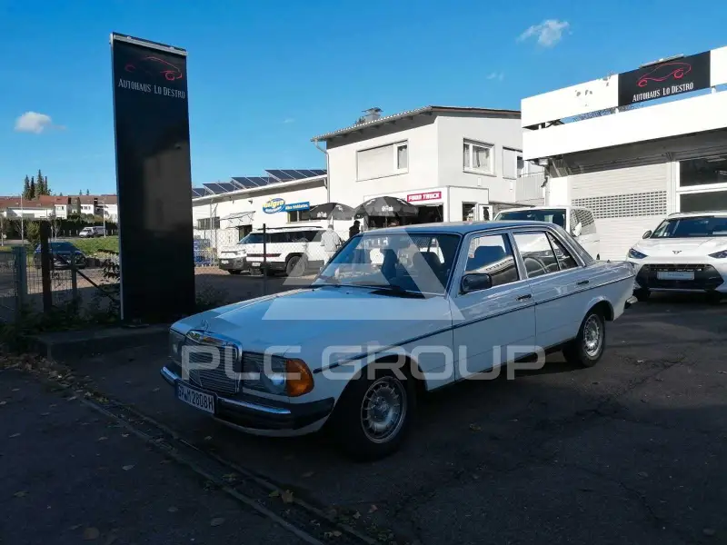 1981 Mercedes Benz 200