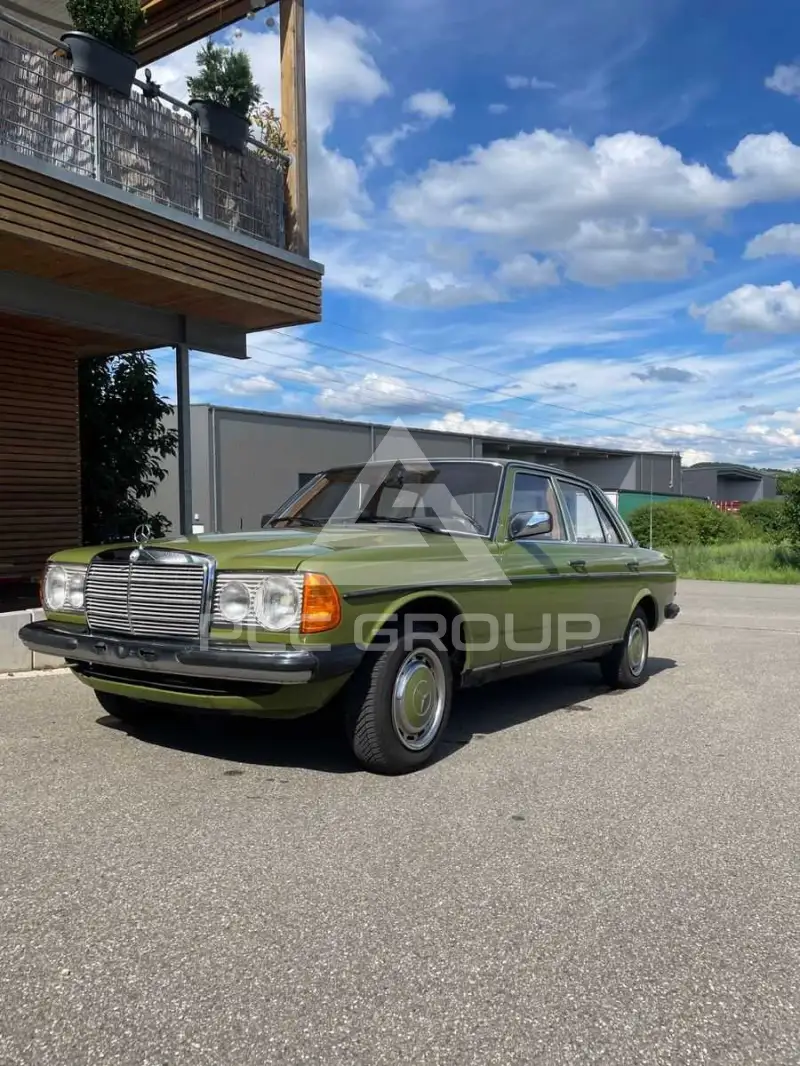 1981 Mercedes Benz 230