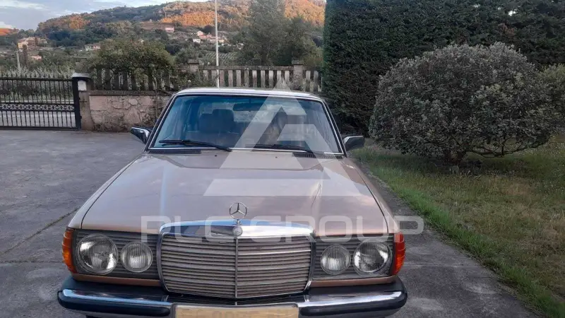1982 Mercedes Benz E 300