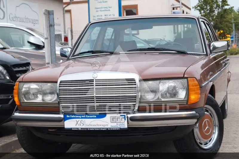 1982 Mercedes Benz 240