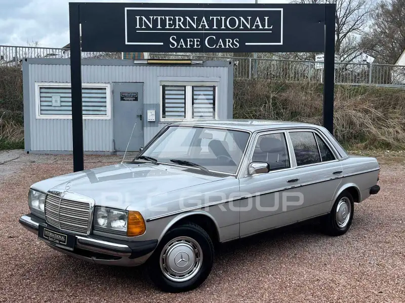 1982 Mercedes Benz 240