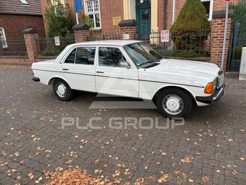 1982 Mercedes Benz 240