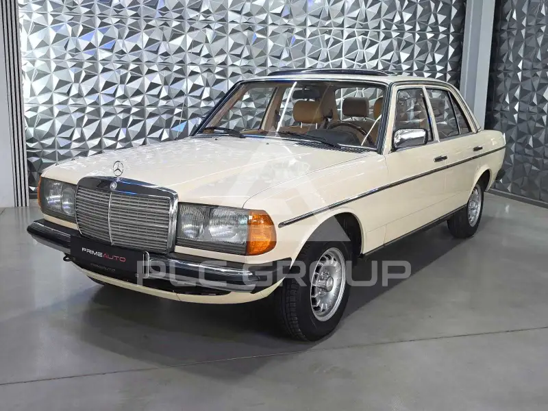 1982 Mercedes Benz 240