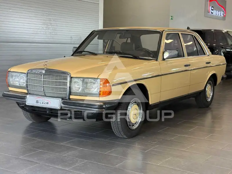1982 Mercedes Benz 240
