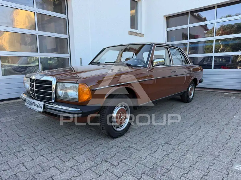 1982 Mercedes Benz 240