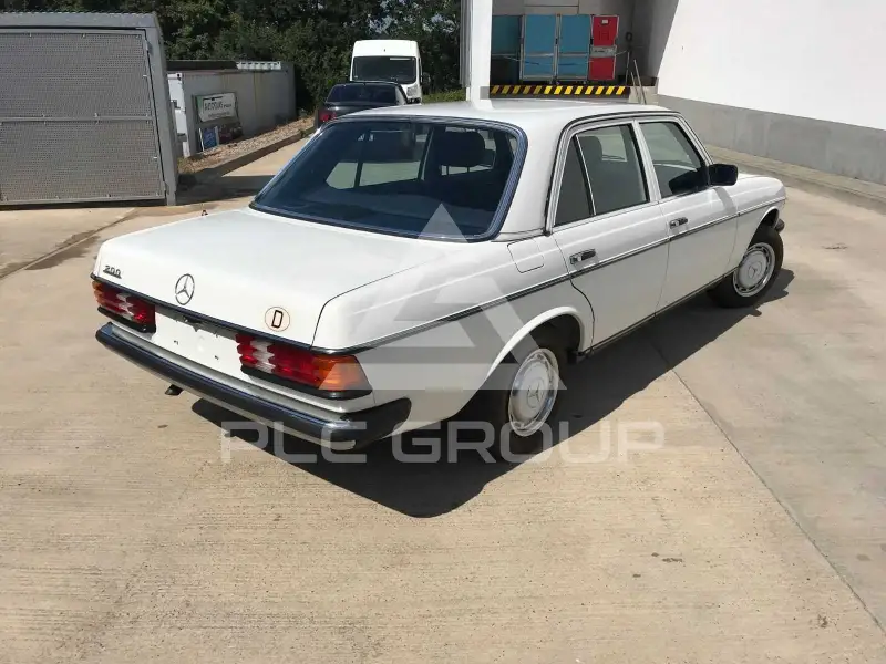 1982 Mercedes Benz 200