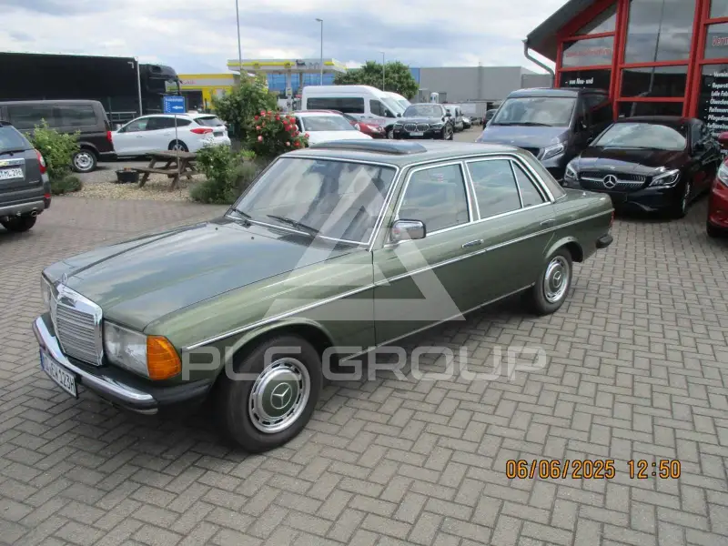 1982 Mercedes Benz 200