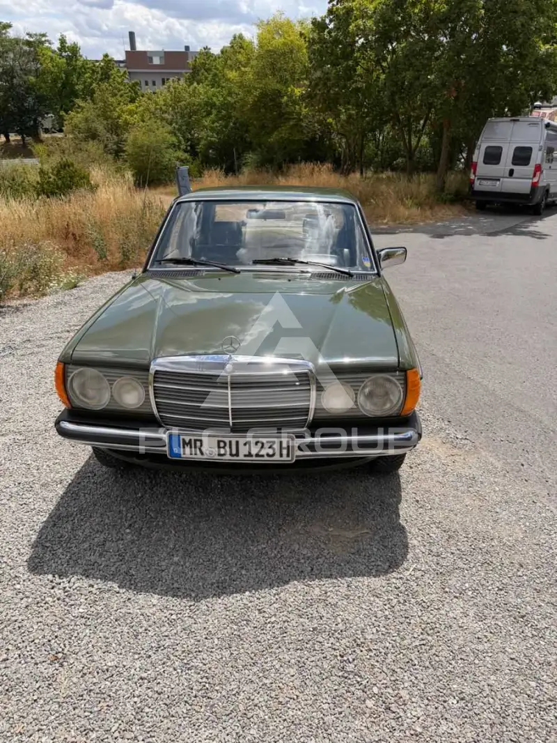 1982 Mercedes Benz 200