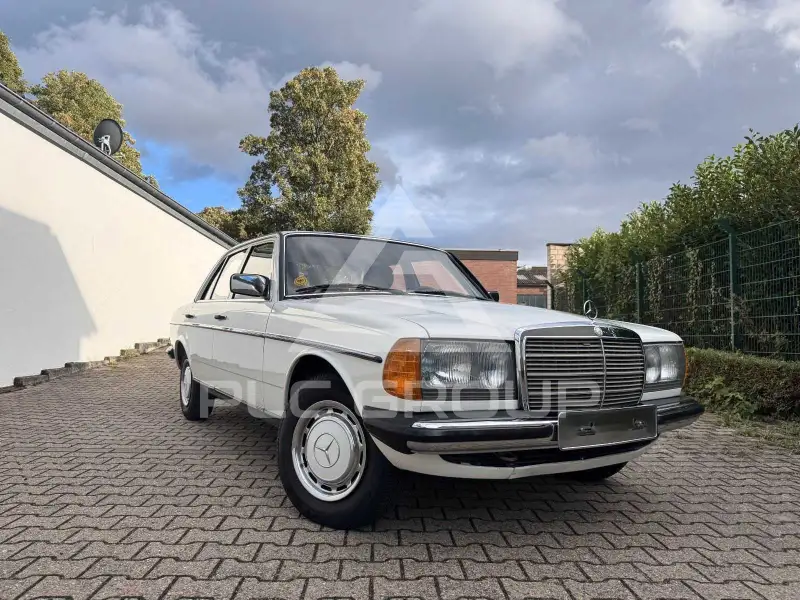 1982 Mercedes Benz 200