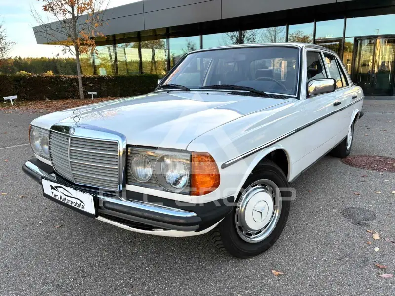 1982 Mercedes Benz 200
