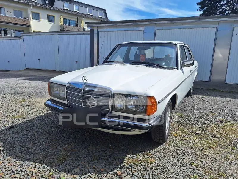 1982 Mercedes Benz 200