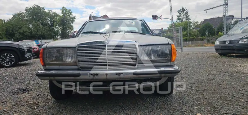 1982 Mercedes Benz 230