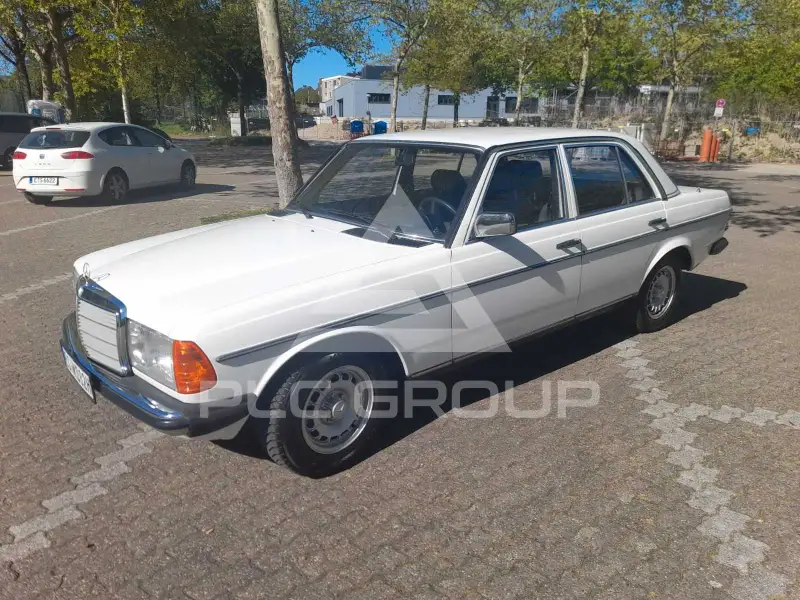 1982 Mercedes Benz 230