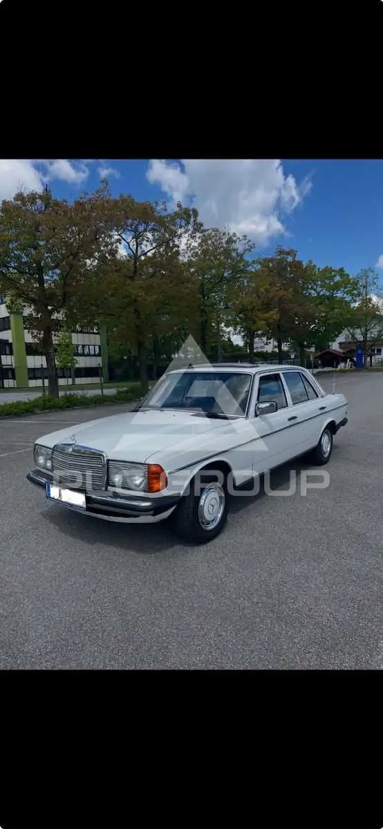 1982 Mercedes Benz 230