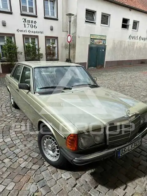 1982 Mercedes Benz 230