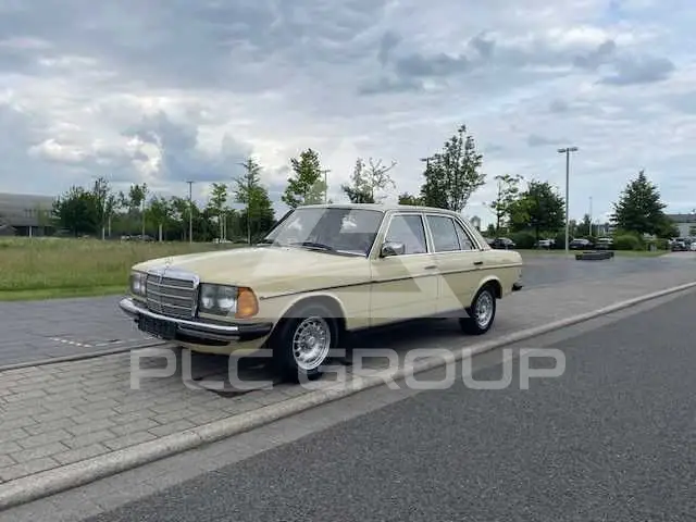 1983 Mercedes Benz 240