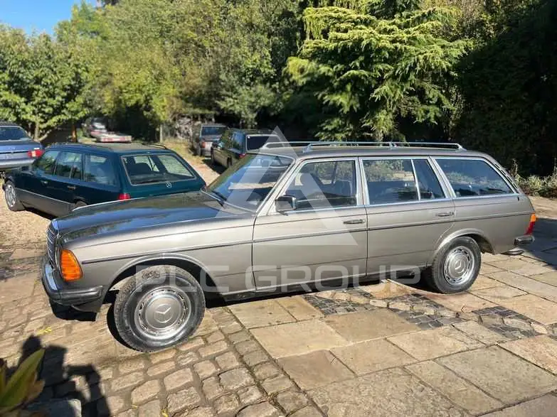 1983 Mercedes Benz 200