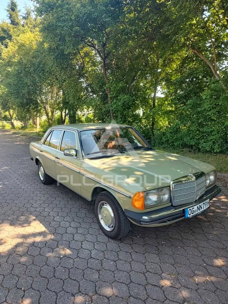 1983 Mercedes Benz 200