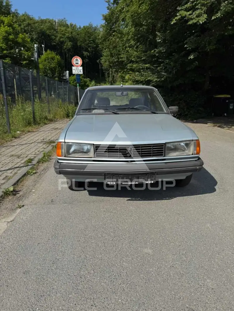 1983 Peugeot 305