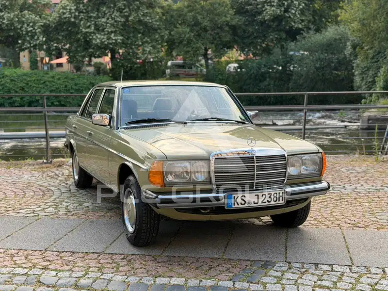 1984 Mercedes Benz 200