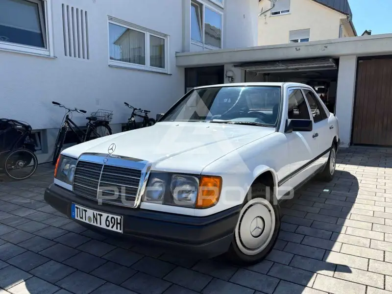 1984 Mercedes Benz E 230