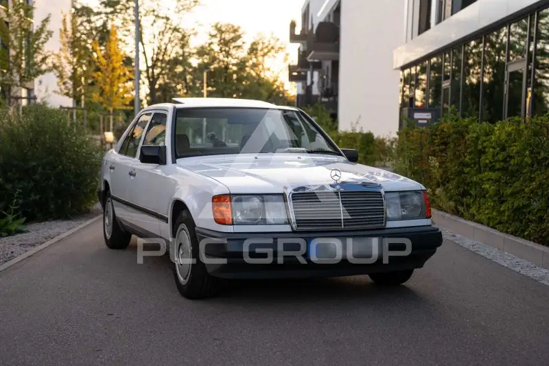 1986 Mercedes Benz 200