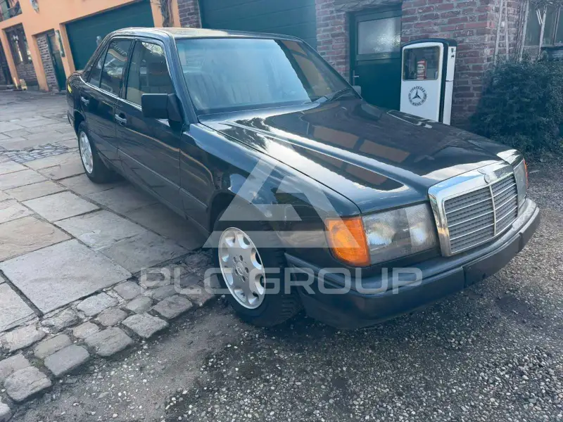 1986 Mercedes Benz 200