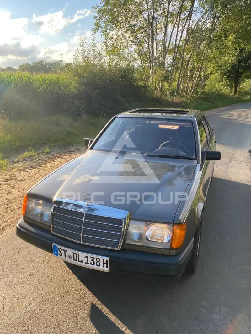 1986 Mercedes Benz 230
