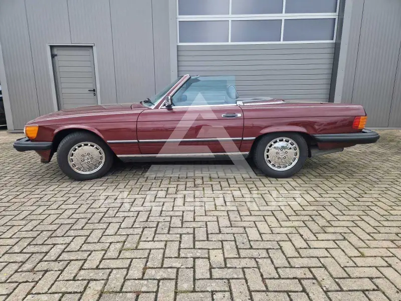 1986 Mercedes Benz SL 560