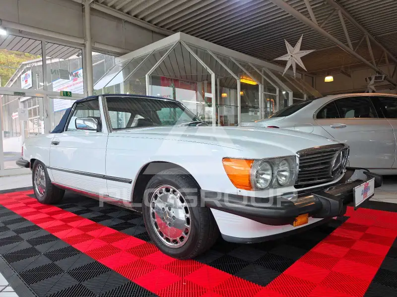 1986 Mercedes Benz SL 560