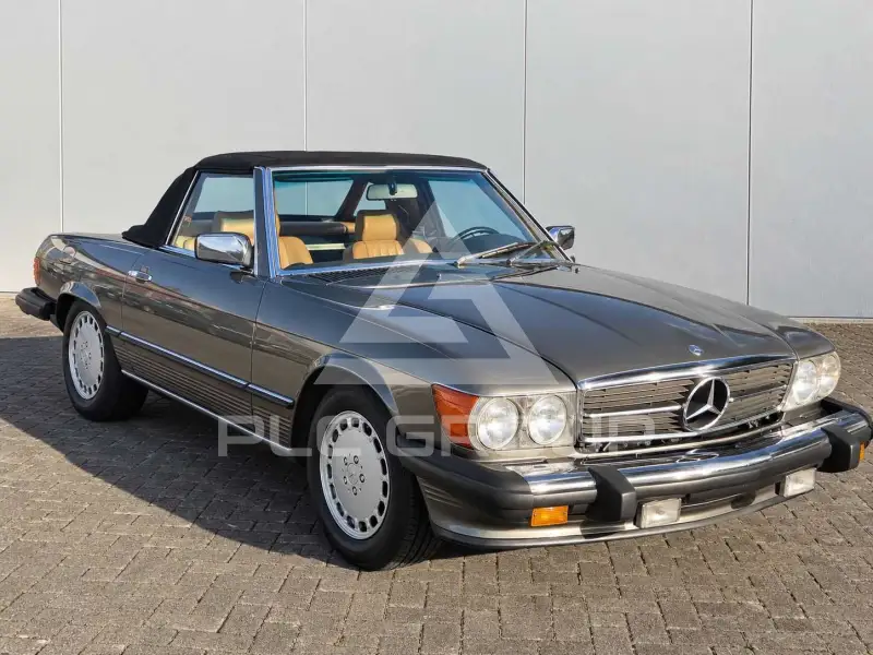 1986 Mercedes Benz SL 560