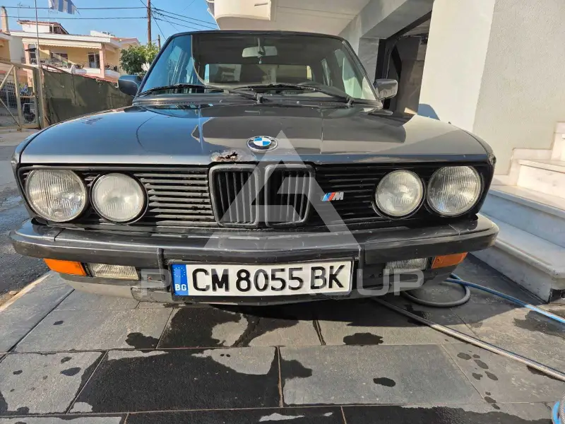 1987 BMW 520