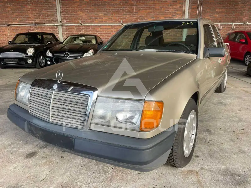 1987 Mercedes Benz 200