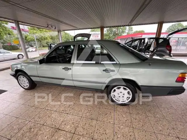 1987 Mercedes Benz 230