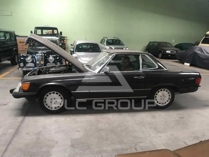 1987 Mercedes Benz SL 560