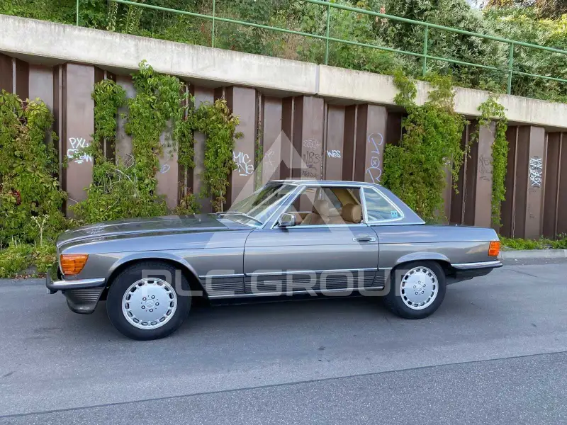 1987 Mercedes Benz SL 560