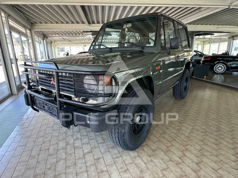 1988 Mitsubishi PAJARO
