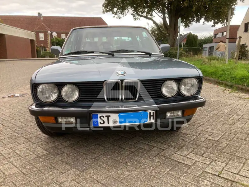 1988 BMW 520