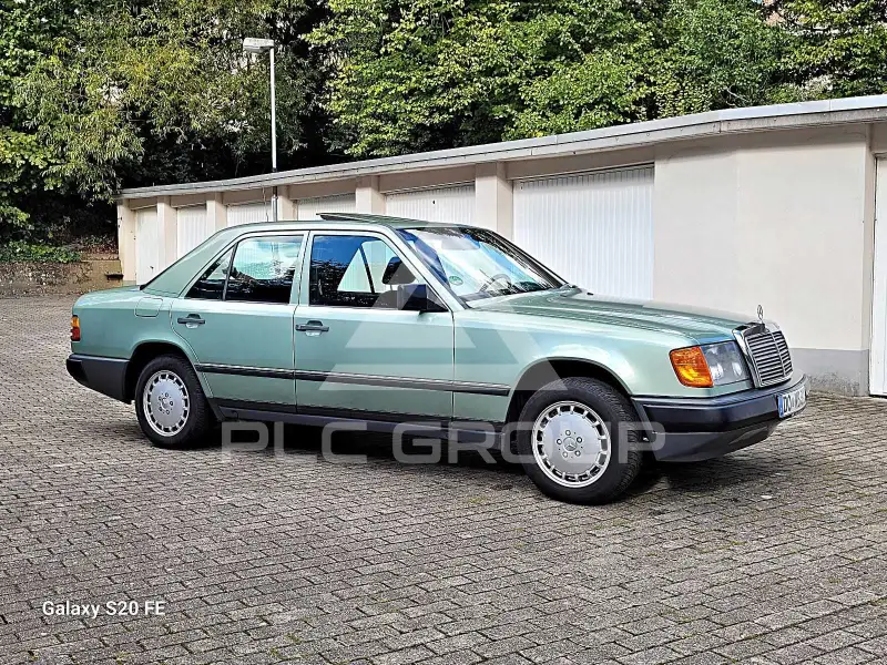 1988 Mercedes Benz 200