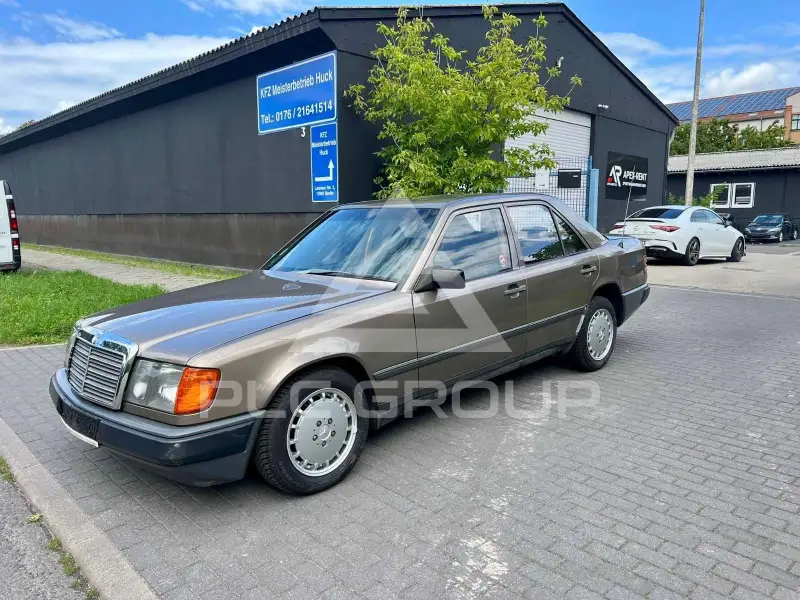1988 Mercedes Benz 200