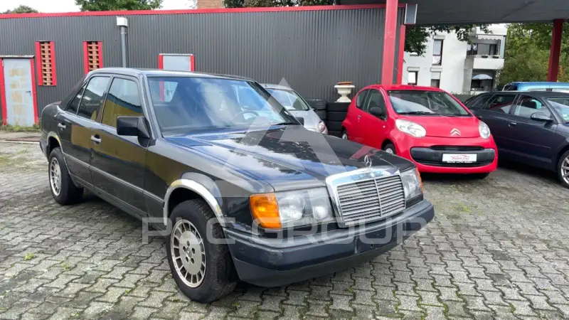 1988 Mercedes Benz 200
